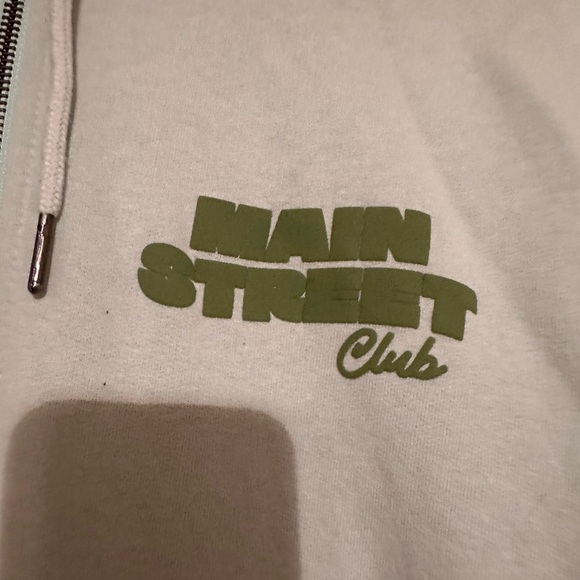 Adelaide’s Fort Main Street club zip up - Picture 3 of 4